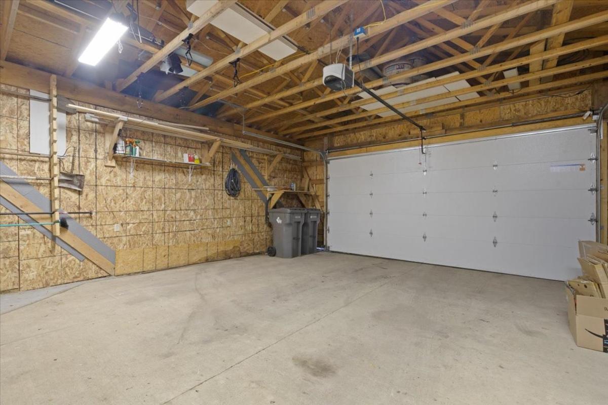 Mapleton - Workfriendly, Football Table, Yard, Free Parking Indianapolis