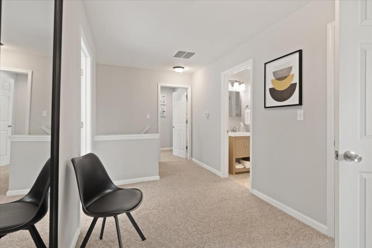 Mapleton - Workfriendly, Football Table, Yard, Free Parking
