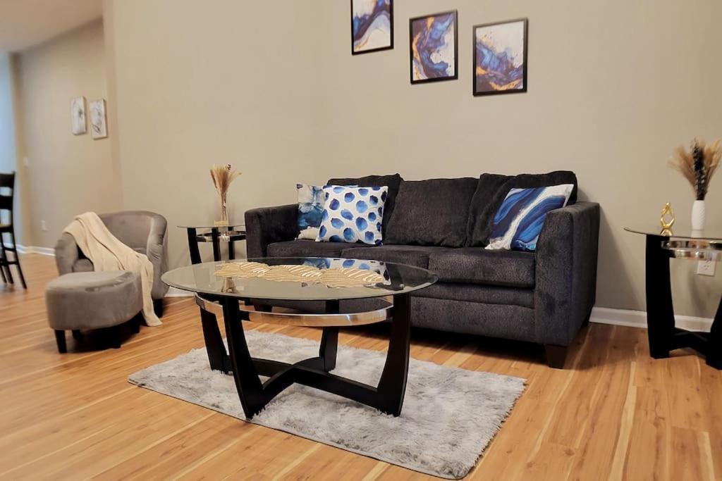 Holiday home 2 Bd 2 Bath - 5 Min To Downtown *