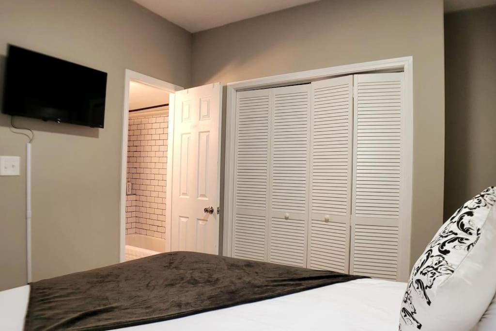 2 Bd 2 Bath - 5 Min To Downtown Holiday home Indianapolis