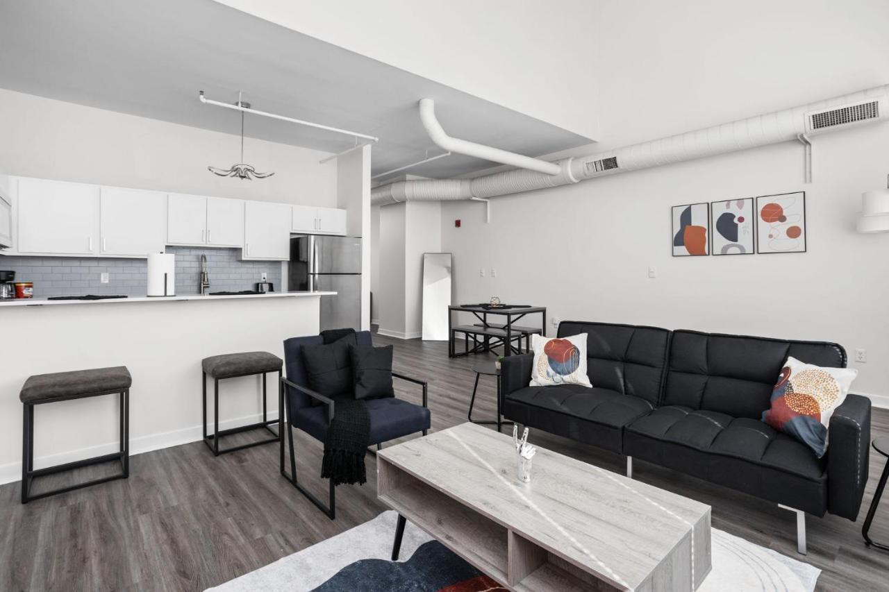 5br Cozysuites The Block With Pool Table Arcade Apartment Indianapolis