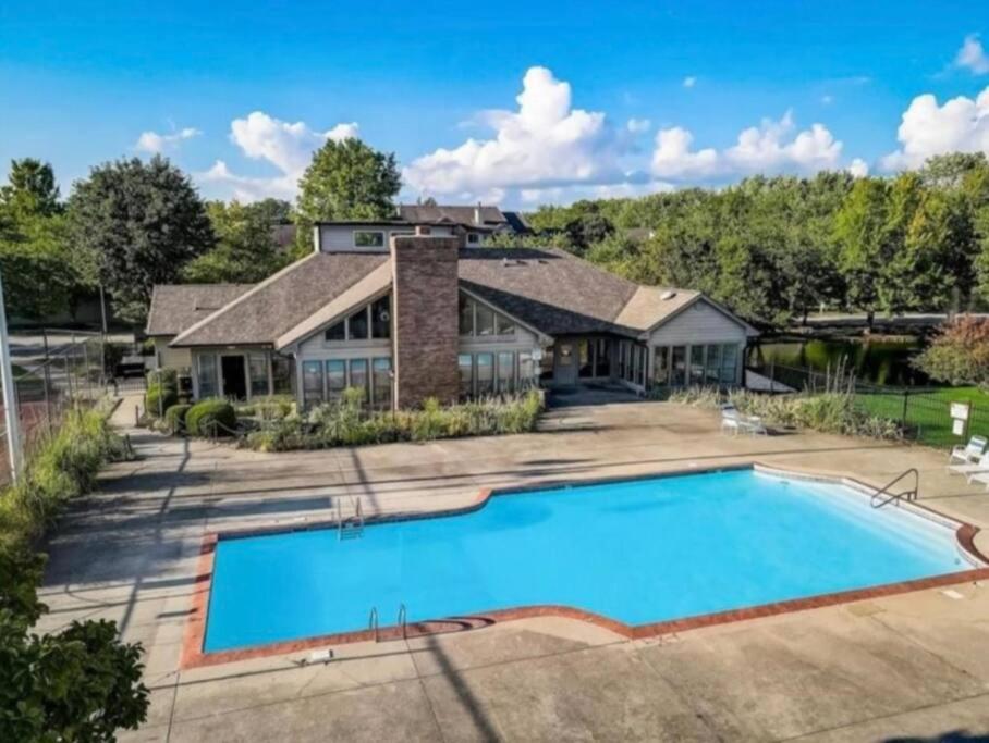 Apartment Watchtower At Eagle Creek Indianapolis