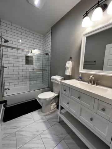 Minutes From Anything Downtown Indy! *