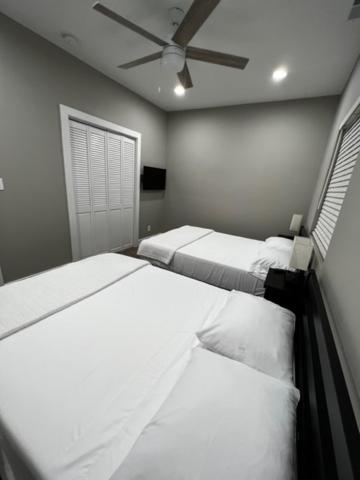 Minutes From Anything Downtown Indy! Holiday home *