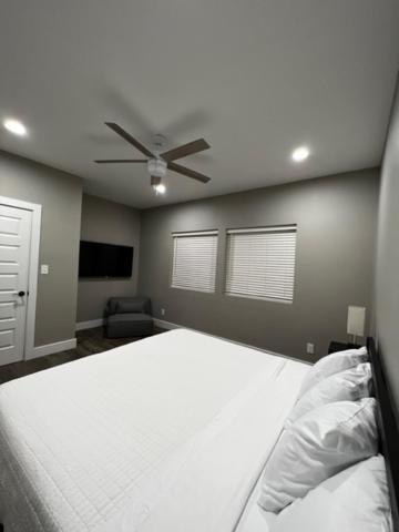 Minutes From Anything Downtown Indy! *