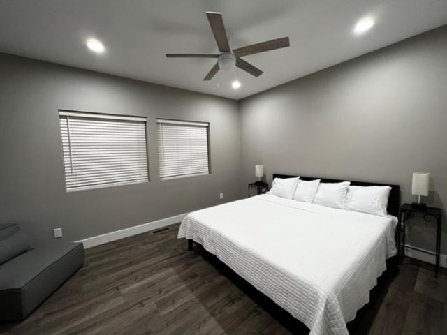 Minutes From Anything Downtown Indy! Holiday home