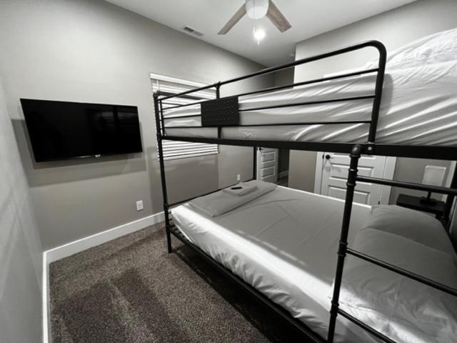 Minutes From Anything Downtown Indy! Indianapolis