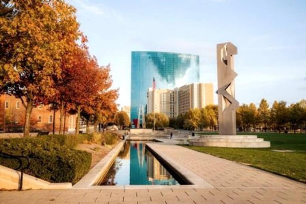 Free Parking! Downtown King Lucas Oil- Conv Center Skywalk#1