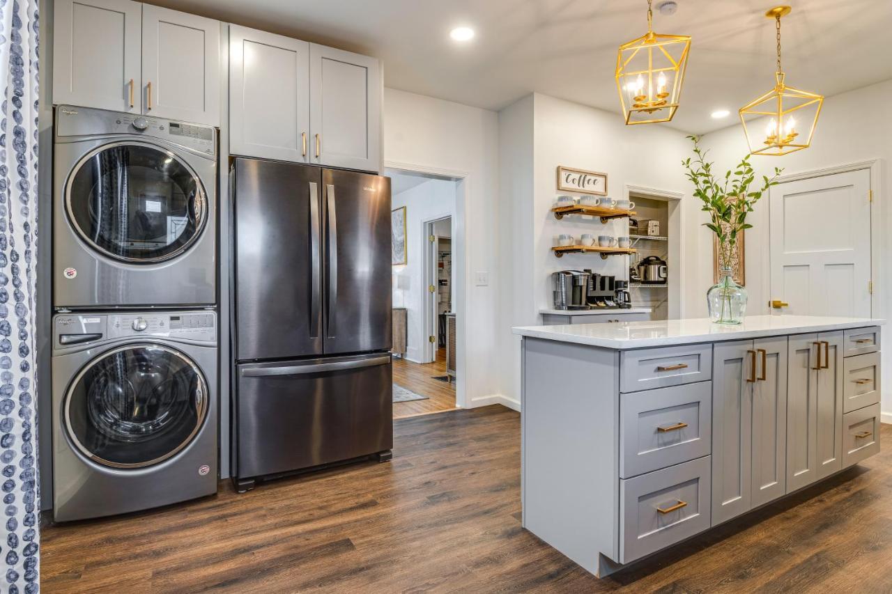 Chic With Patio Less Than 2 Mi To Downtown Holiday home Indianapolis