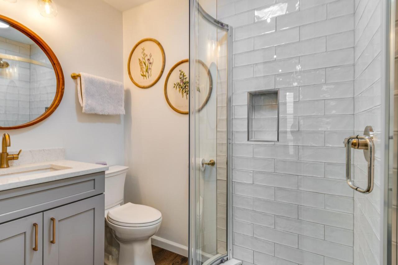 Chic With Patio Less Than 2 Mi To Downtown Holiday home