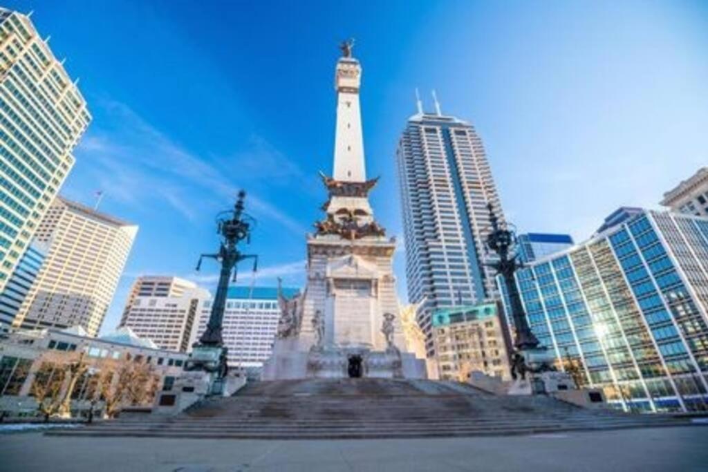 Free Parking! Downtown Lucas Oil- Conv Center Skywalk#2 Apartment *