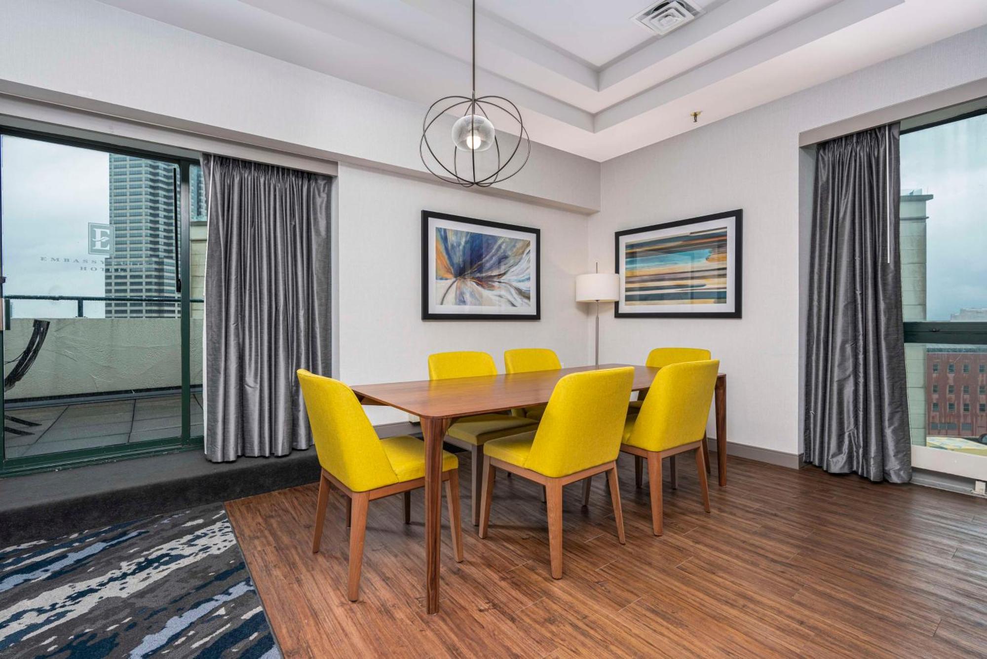 Hotel Embassy By Hilton Downtown 3*