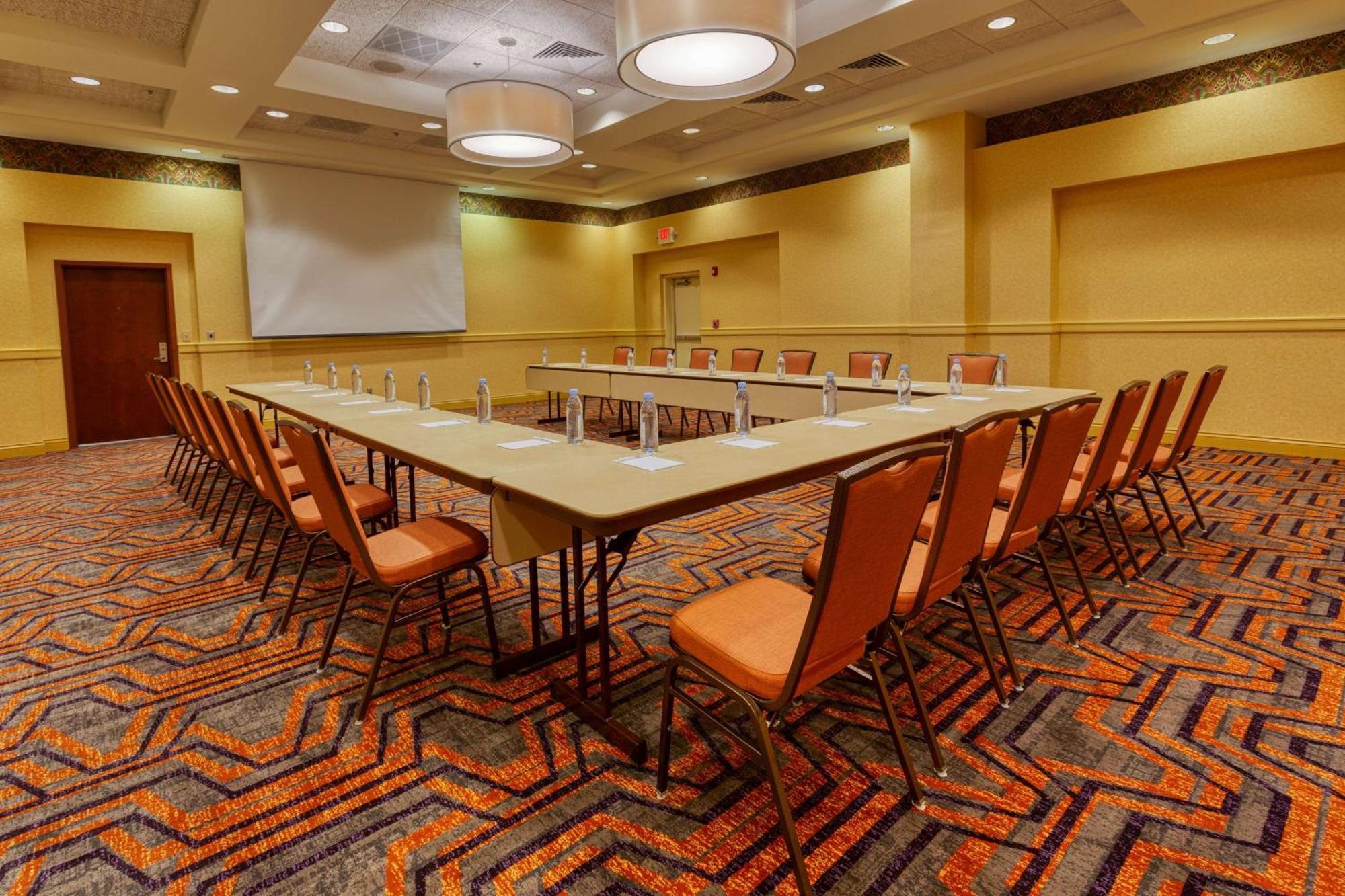 Drury & Northeast Hotel 3*