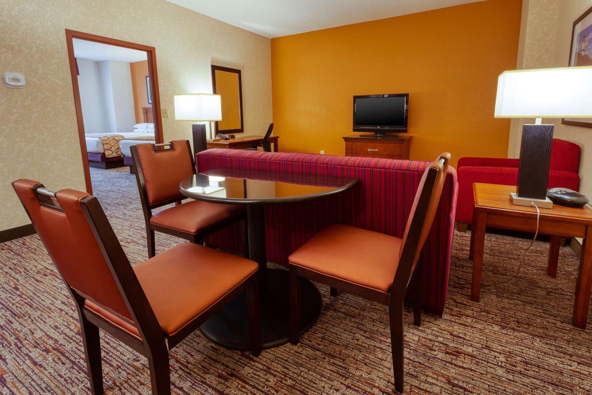 Drury & Northeast Hotel 3*