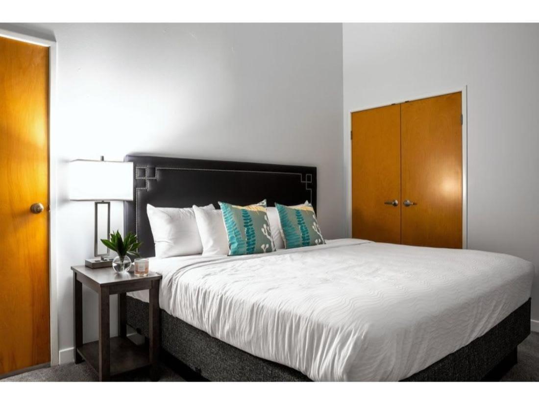 Modern Close To Everything Cozysuites *