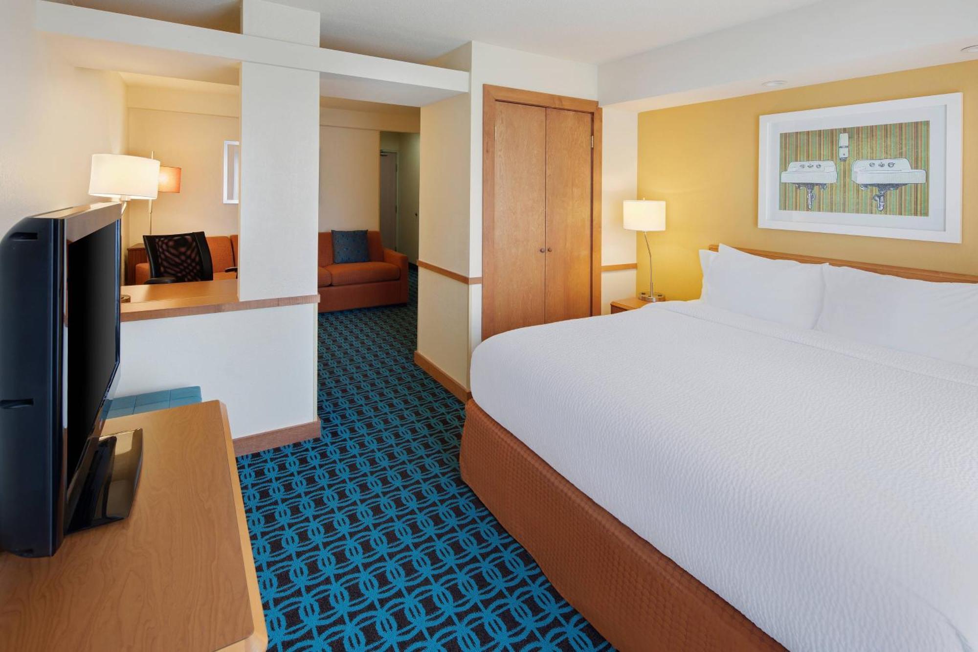 Hotel Fairfield & Airport