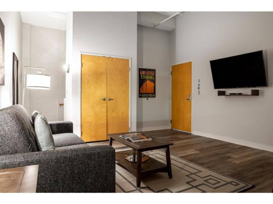 Modern Close To Everything Cozysuites
