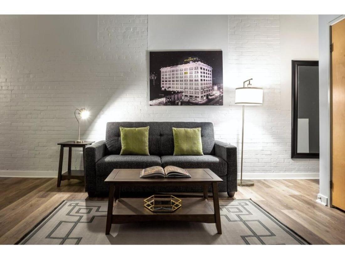 Modern Close To Everything Cozysuites Apartment Indianapolis