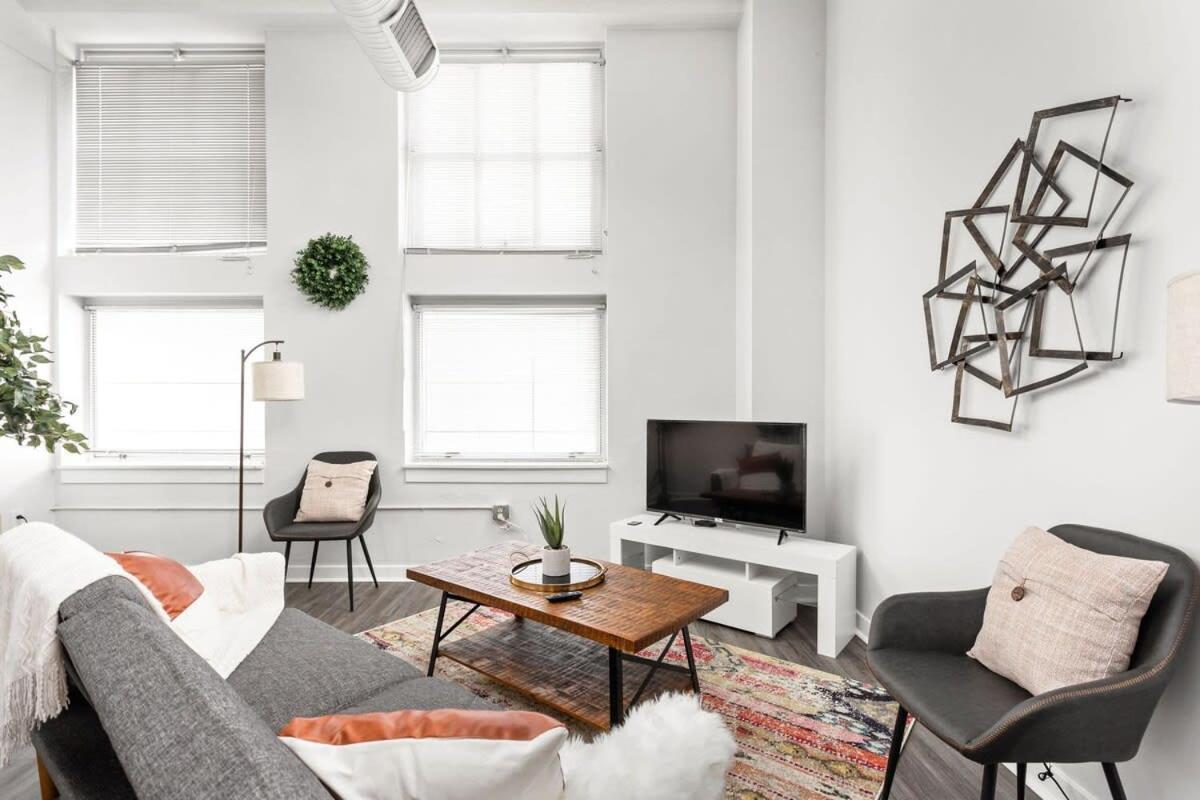 Apartment Modern Downtown 2br 2ba By Cozysuites