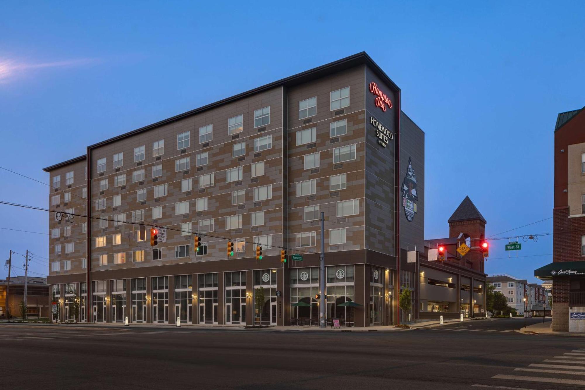 Hotel Homewood By Hilton Downtown Iupui 3*
