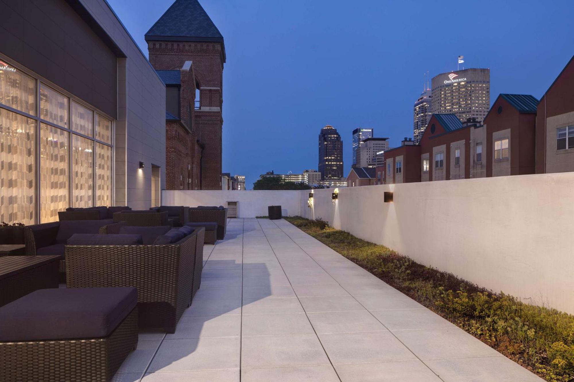 Hotel Hampton Downtown Iupui 3*