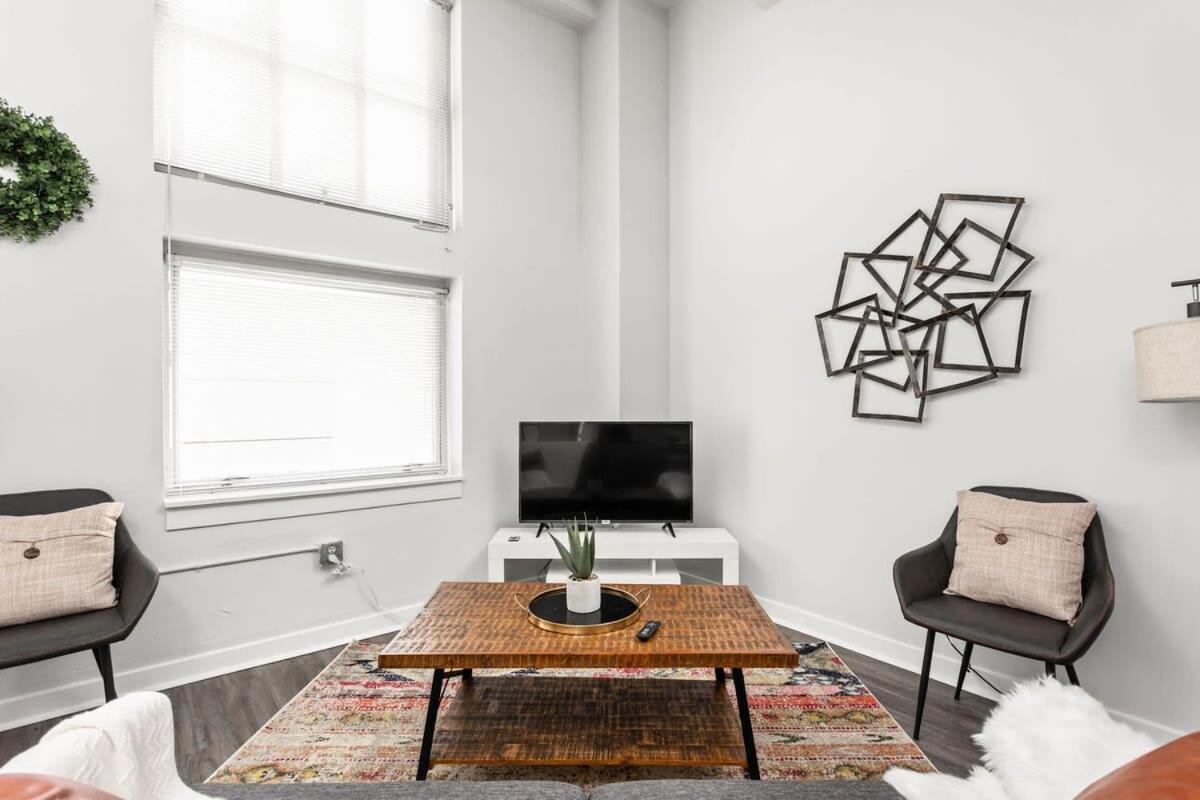 Apartment Modern Downtown 2br 2ba By Cozysuites