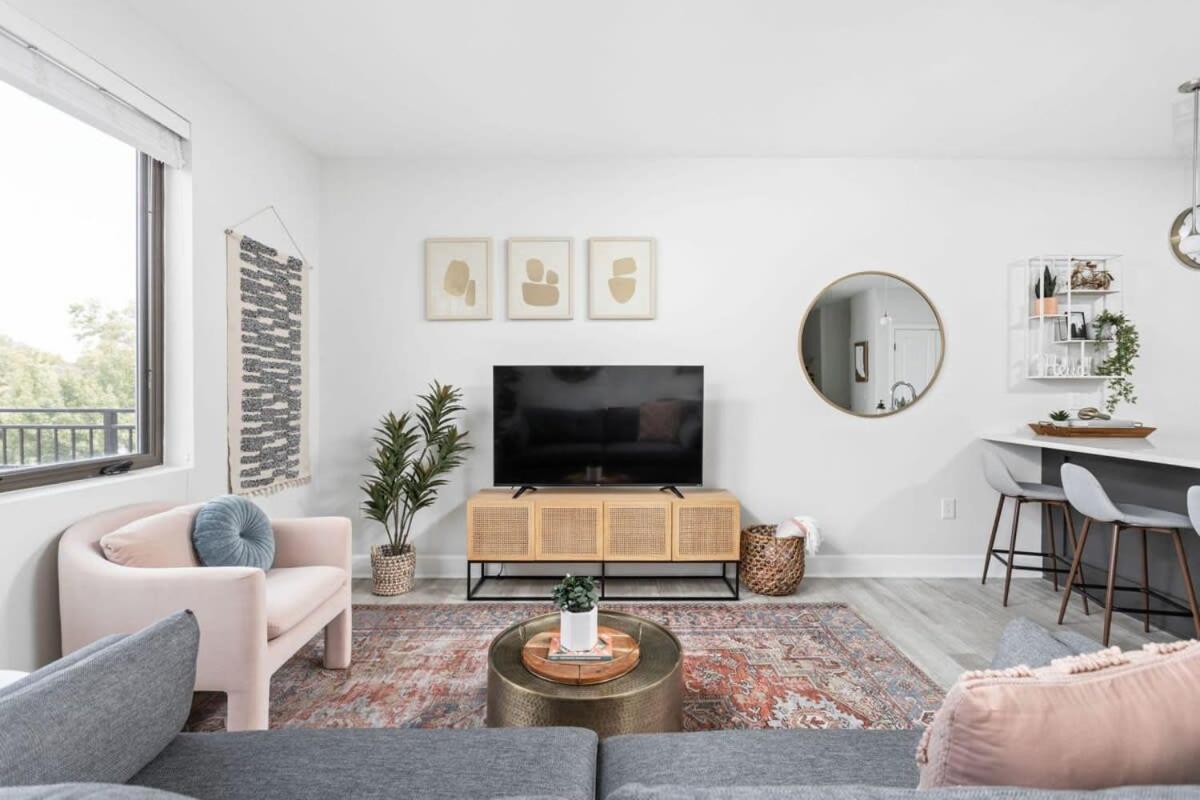Cozysuites Stylish 2br At Meridian Kessler Apartment *