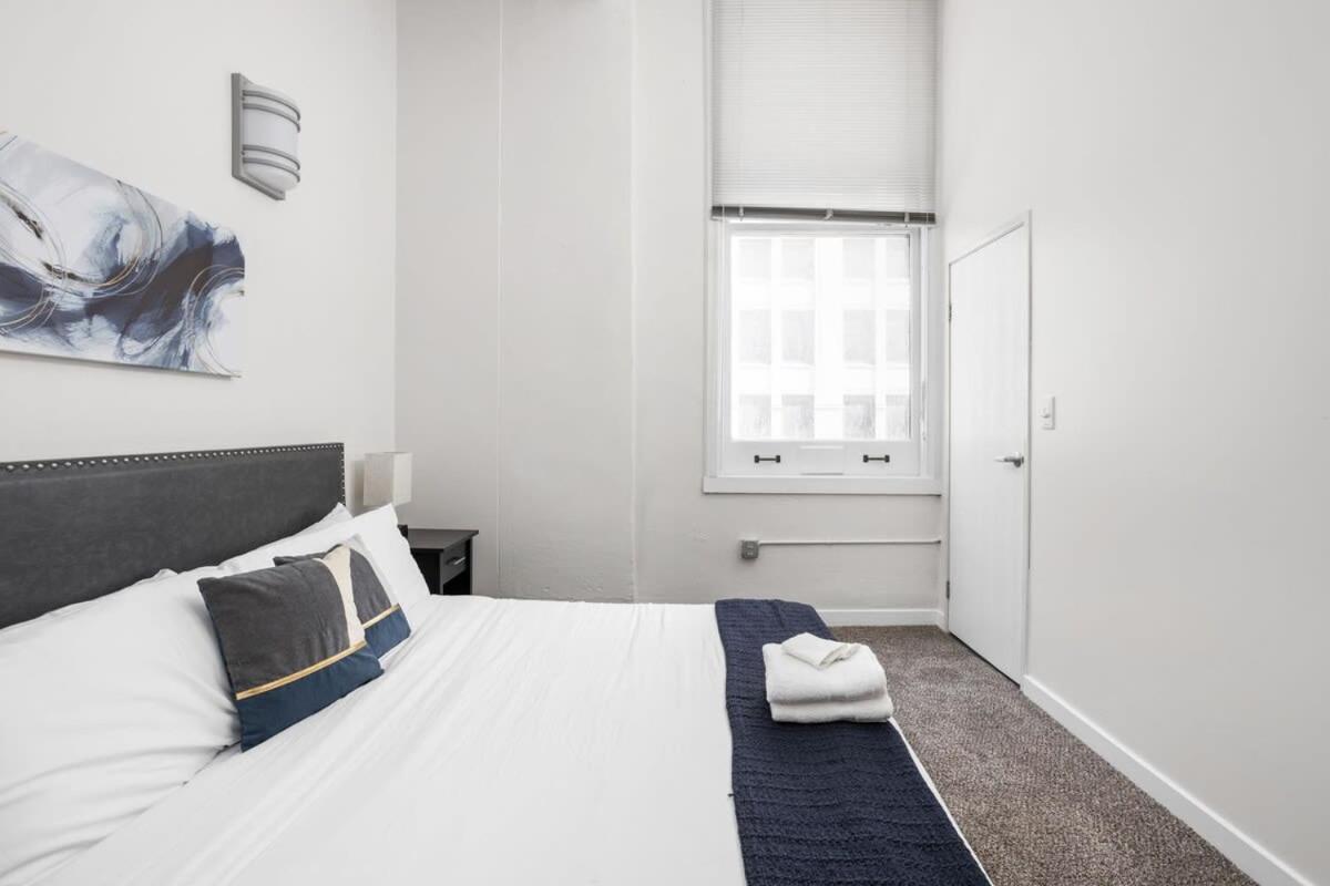 Apartment Bold 2br 2ba In The Block By Cozysuites *