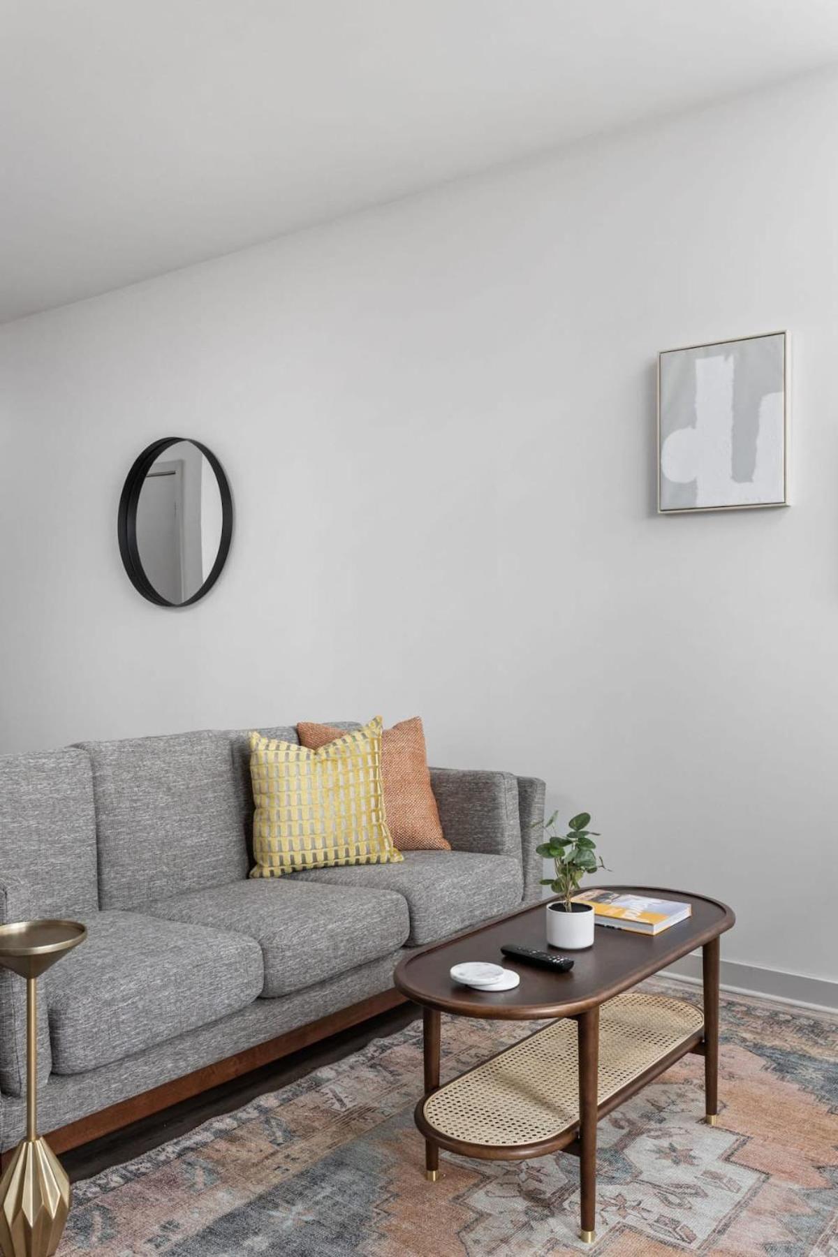 Cozysuites L Lavish 1br, Bottleworks Indy #4 Apartment