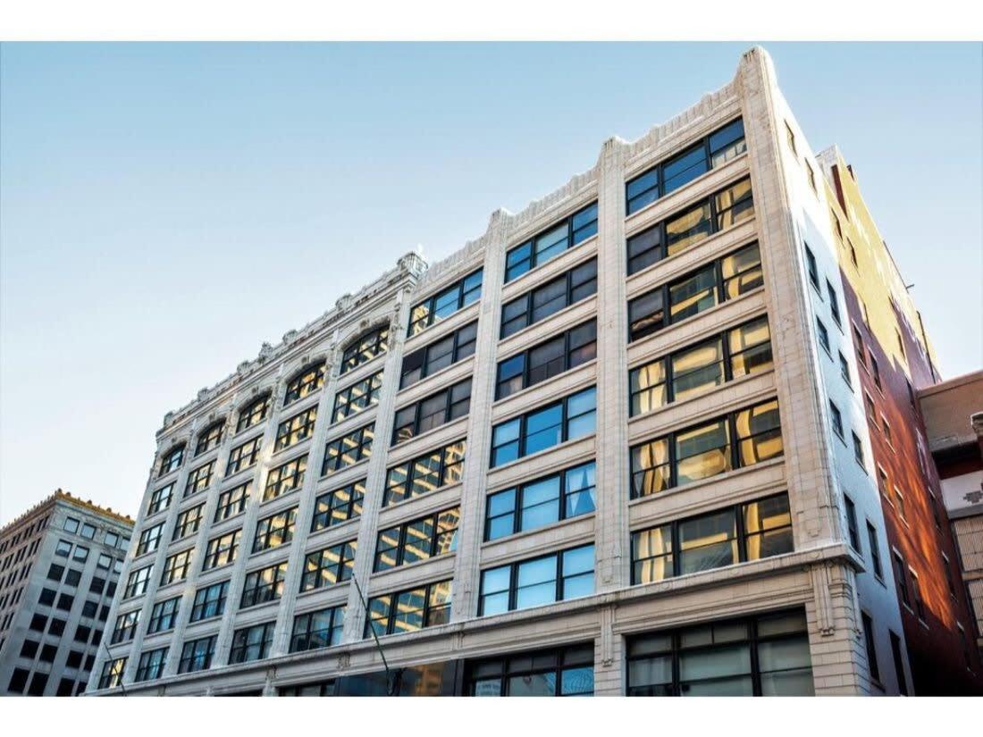 Apartment Modern Downtown 2br 2ba By Cozysuites *