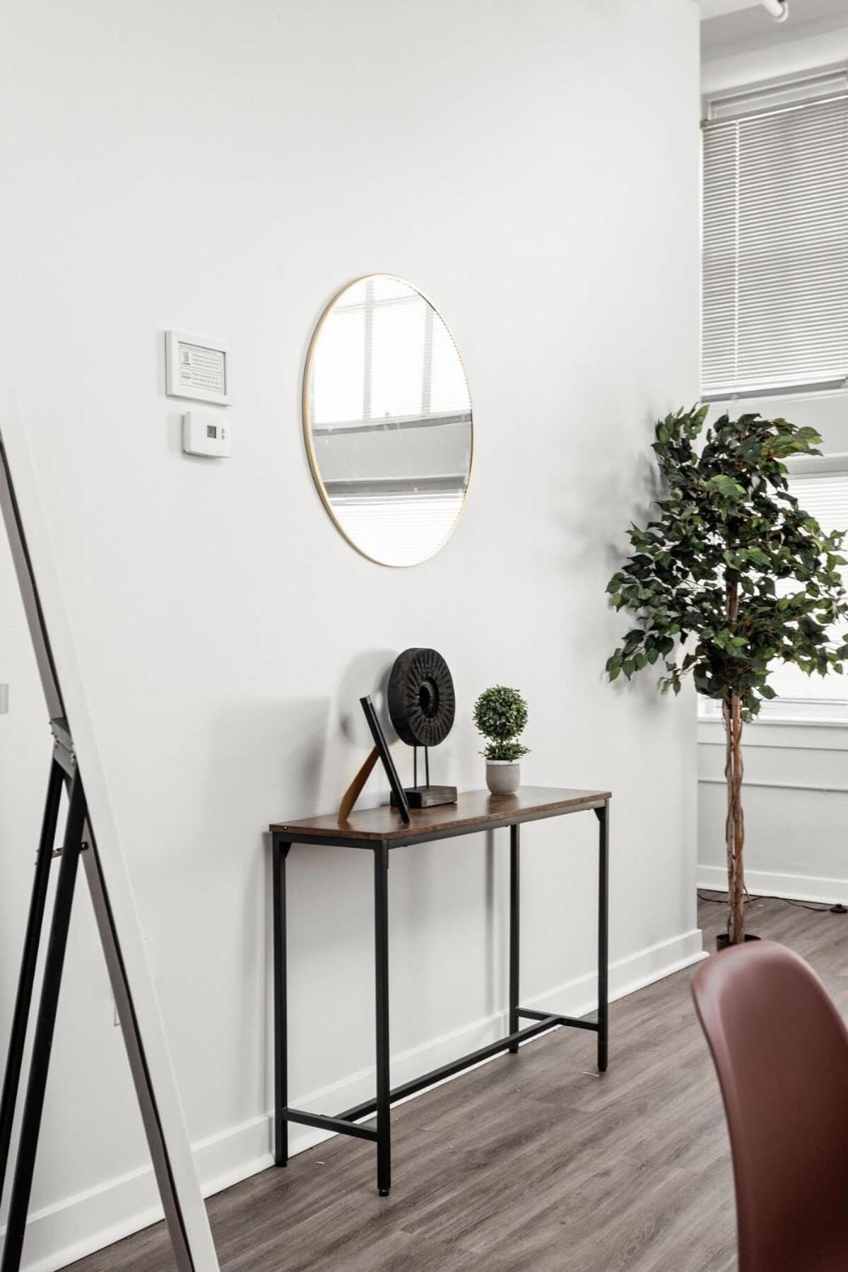 Apartment Modern Downtown 2br 2ba By Cozysuites *