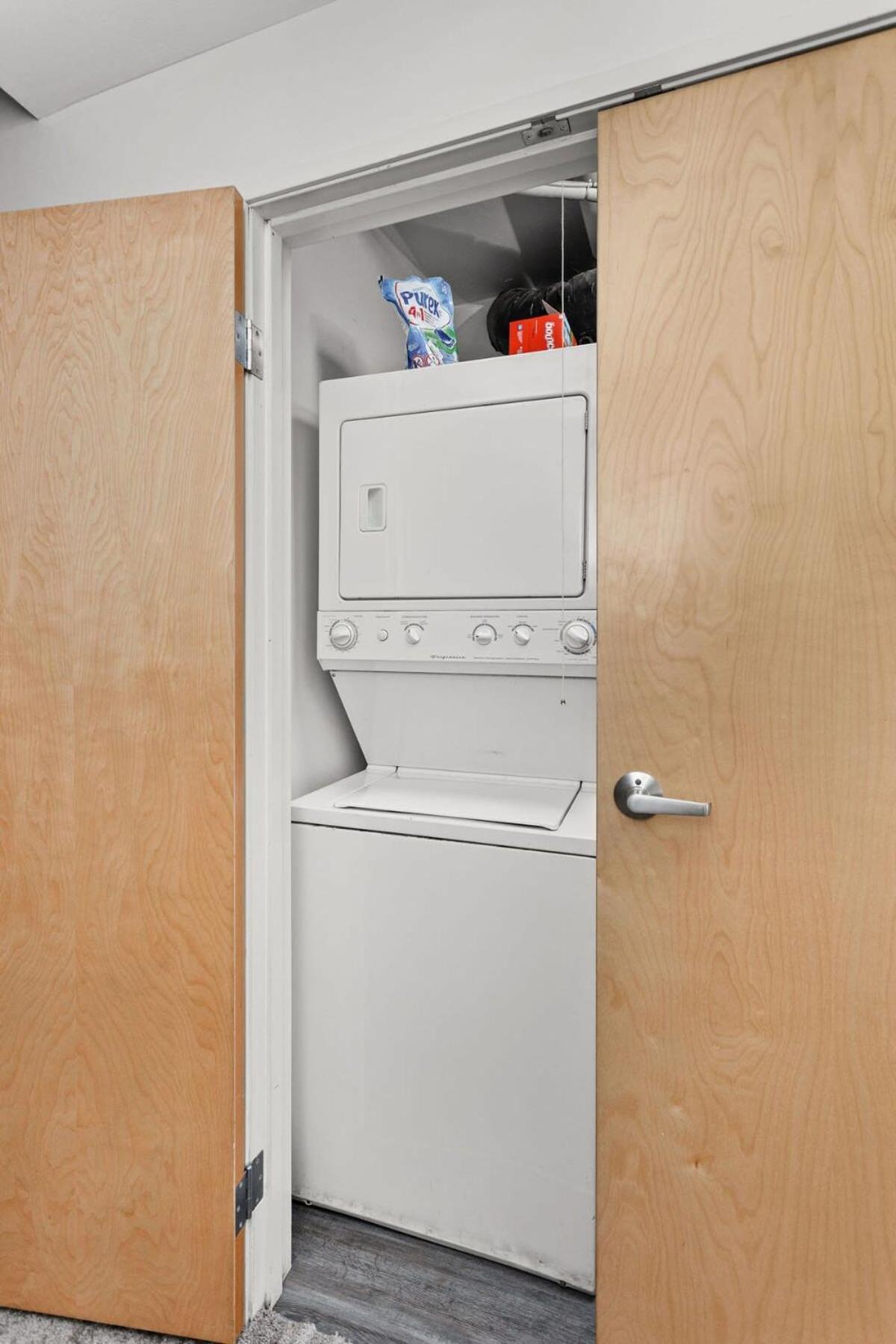 Apartment Modern Downtown 2br 2ba By Cozysuites