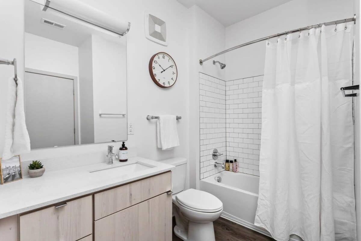 Cozysuites L Lavish 1br, Bottleworks Indy #4 Apartment