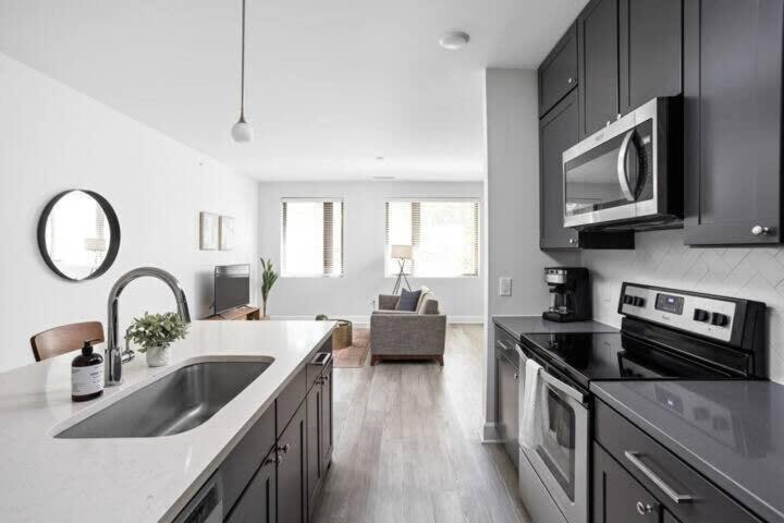 Cozysuites Upscale Modern 2br Broad Ripple Indianapolis