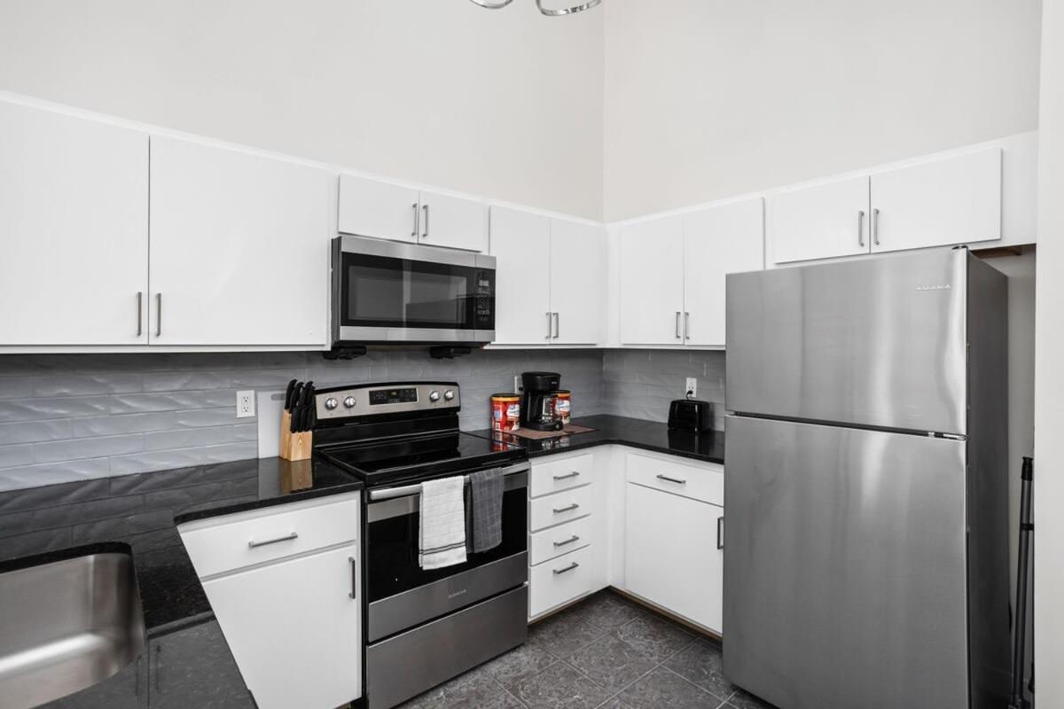 Bold 2br 2ba In The Block By Cozysuites Apartment