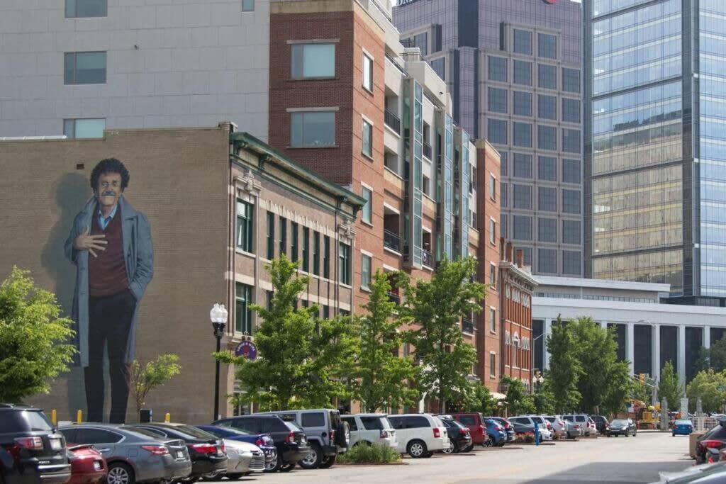 Cozysuites 1br In Bottleworks Indy Unit #7 Indianapolis