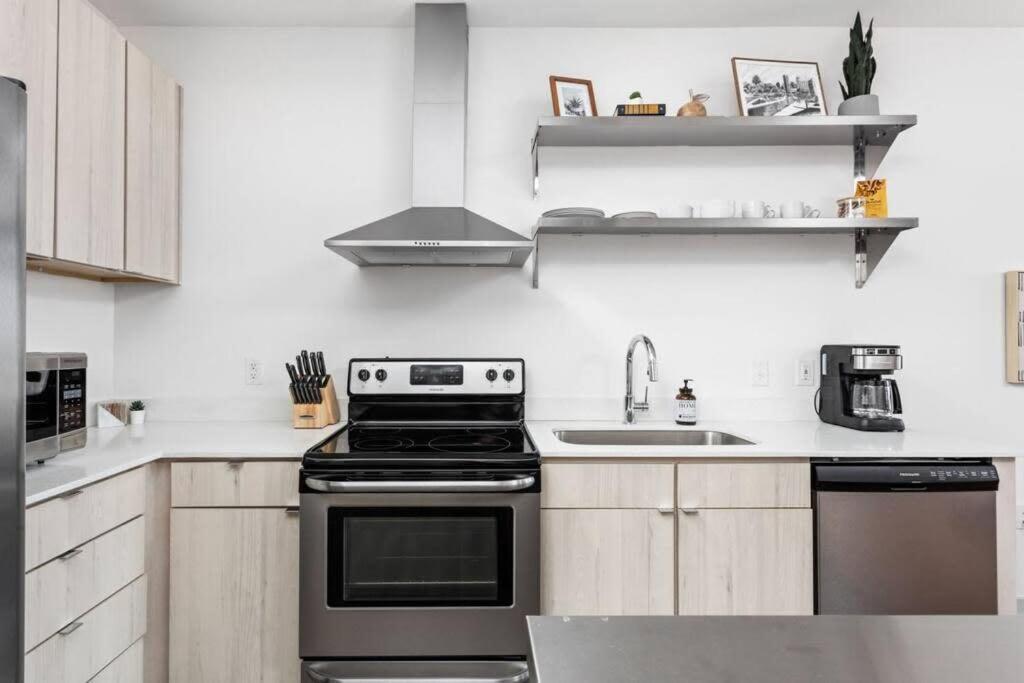 Cozysuites 1br In Bottleworks Indy Unit #7 * Indianapolis