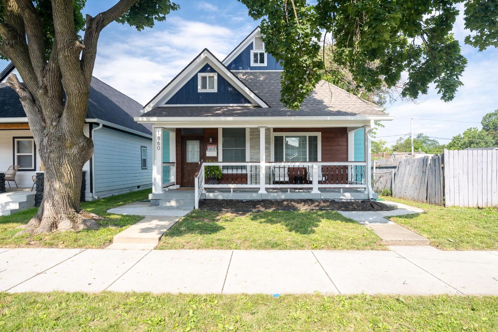 Charming Home~5 Min To Lucas Oil Holiday home Indianapolis