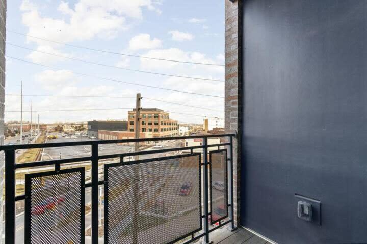1br Cozysuites At Bottleworks Indy Unit #5 Apartment