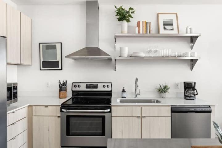 Apartment 1br Cozysuites At Bottleworks Indy Unit #5 *