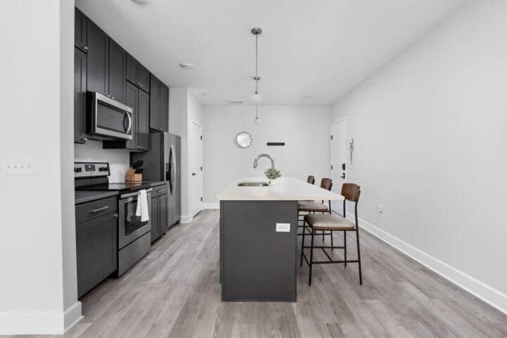 Cozysuites Upscale Modern 2br Broad Ripple