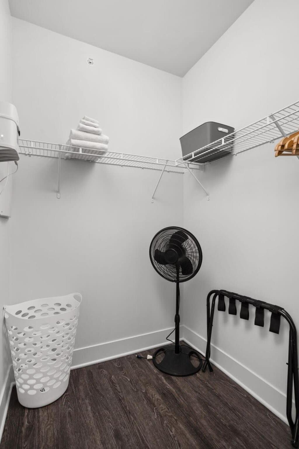Cozysuites Spacious 2br Next To Whole Foods Apartment