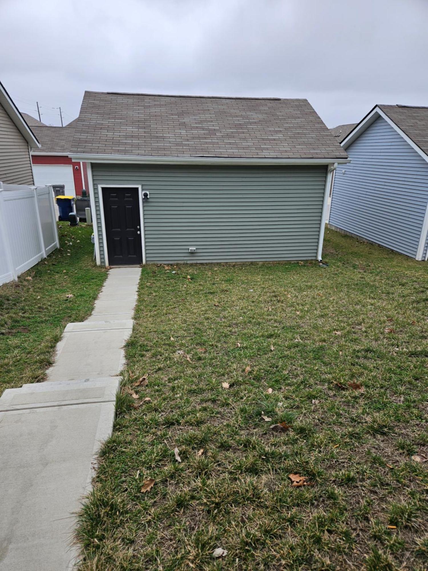 Beautiful Lillies Place - Brand New Near Downtown Holiday home *