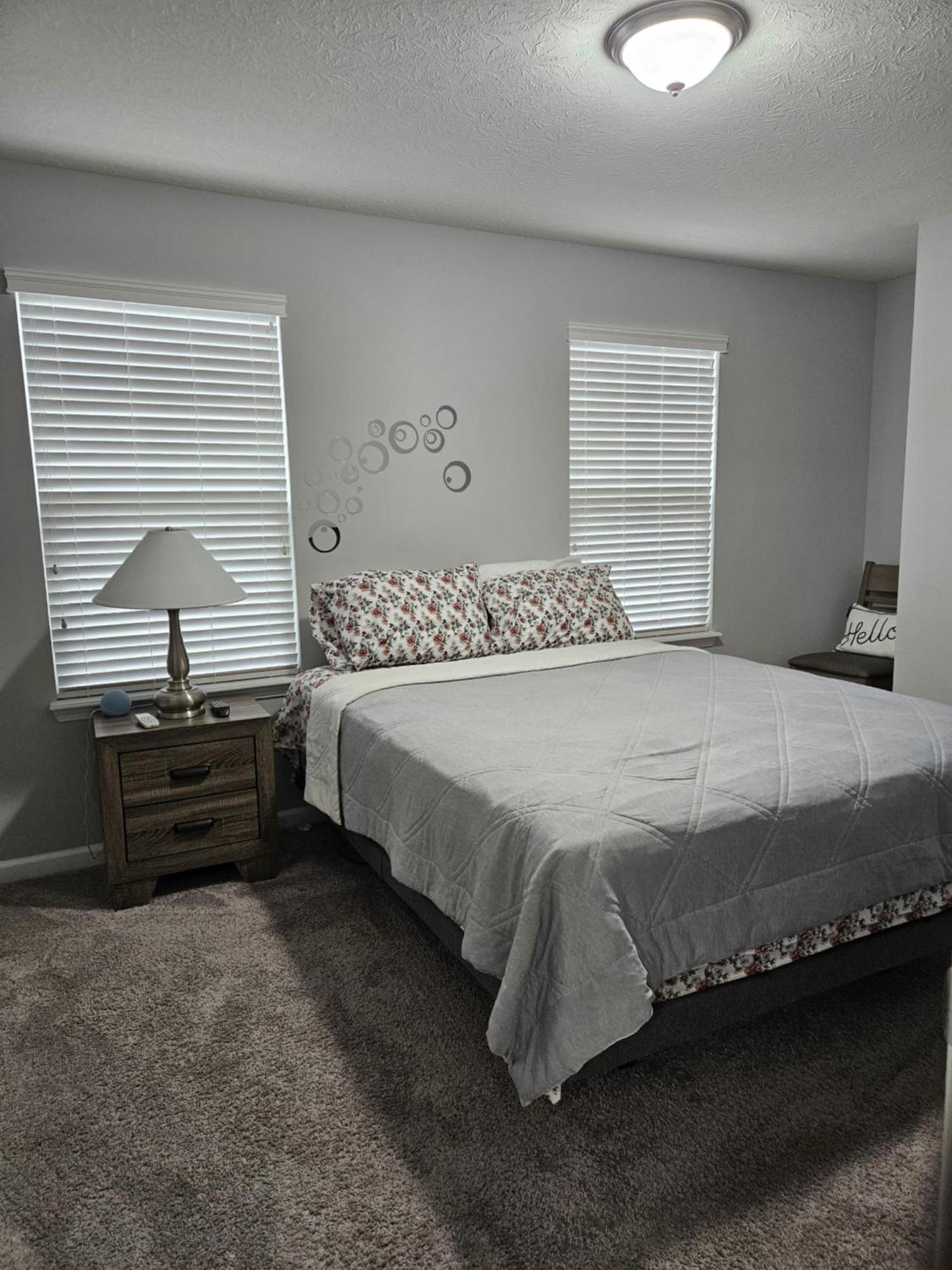Beautiful Lillies Place - Brand New Near Downtown Holiday home