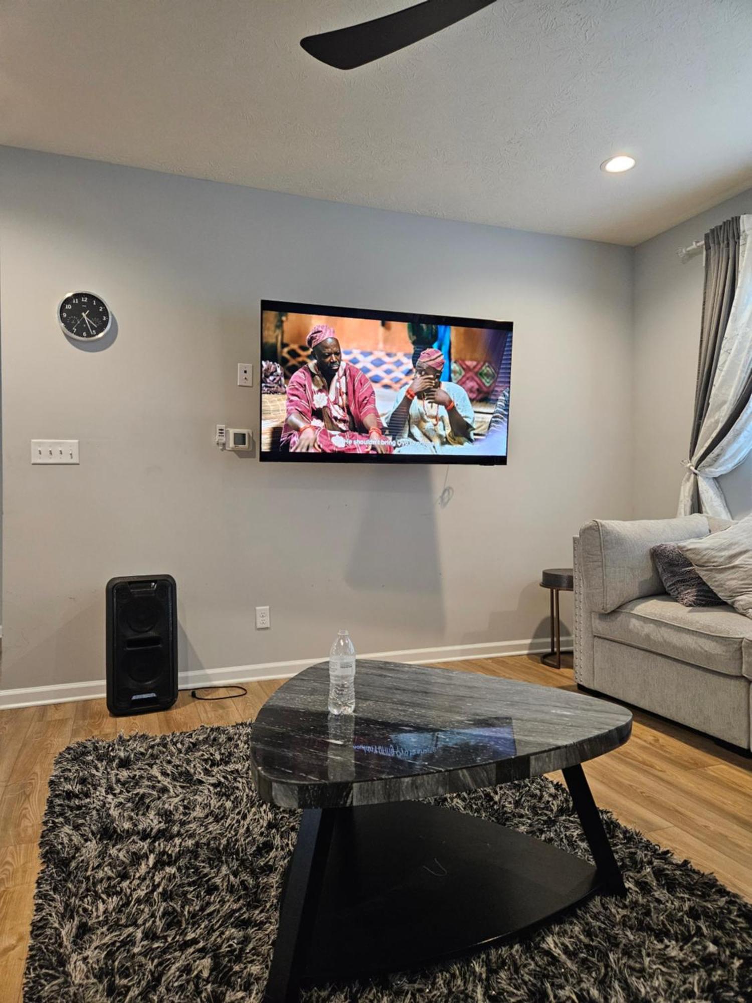Beautiful Lillies Place - Brand New Near Downtown *