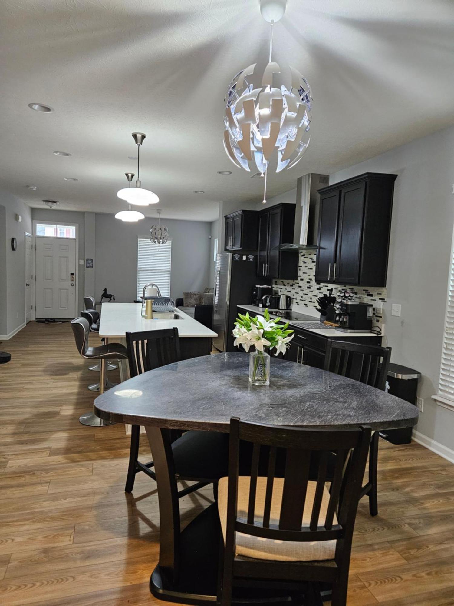 Holiday home Beautiful Lillies Place - Brand New Near Downtown Indianapolis