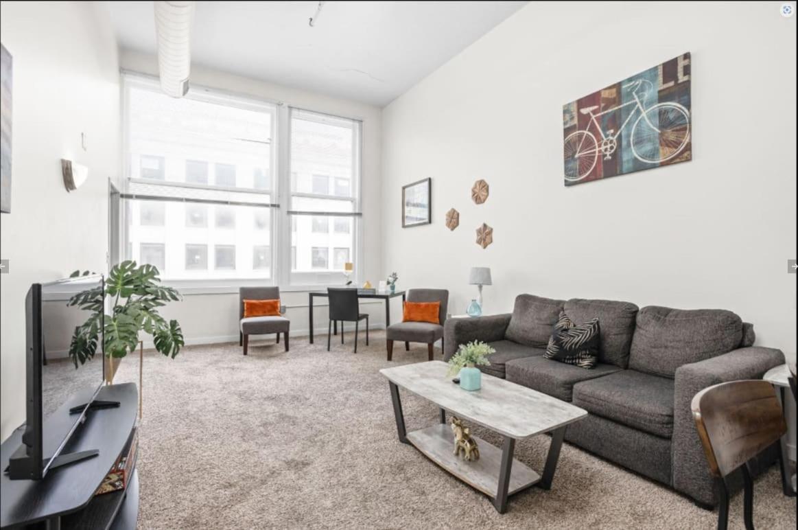 Cozysuites - 2br With Direct Skybridge Access #6 *