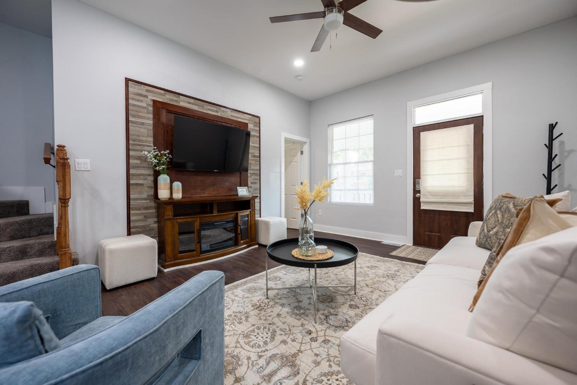 Charming Home~5 Min To Lucas Oil Indianapolis