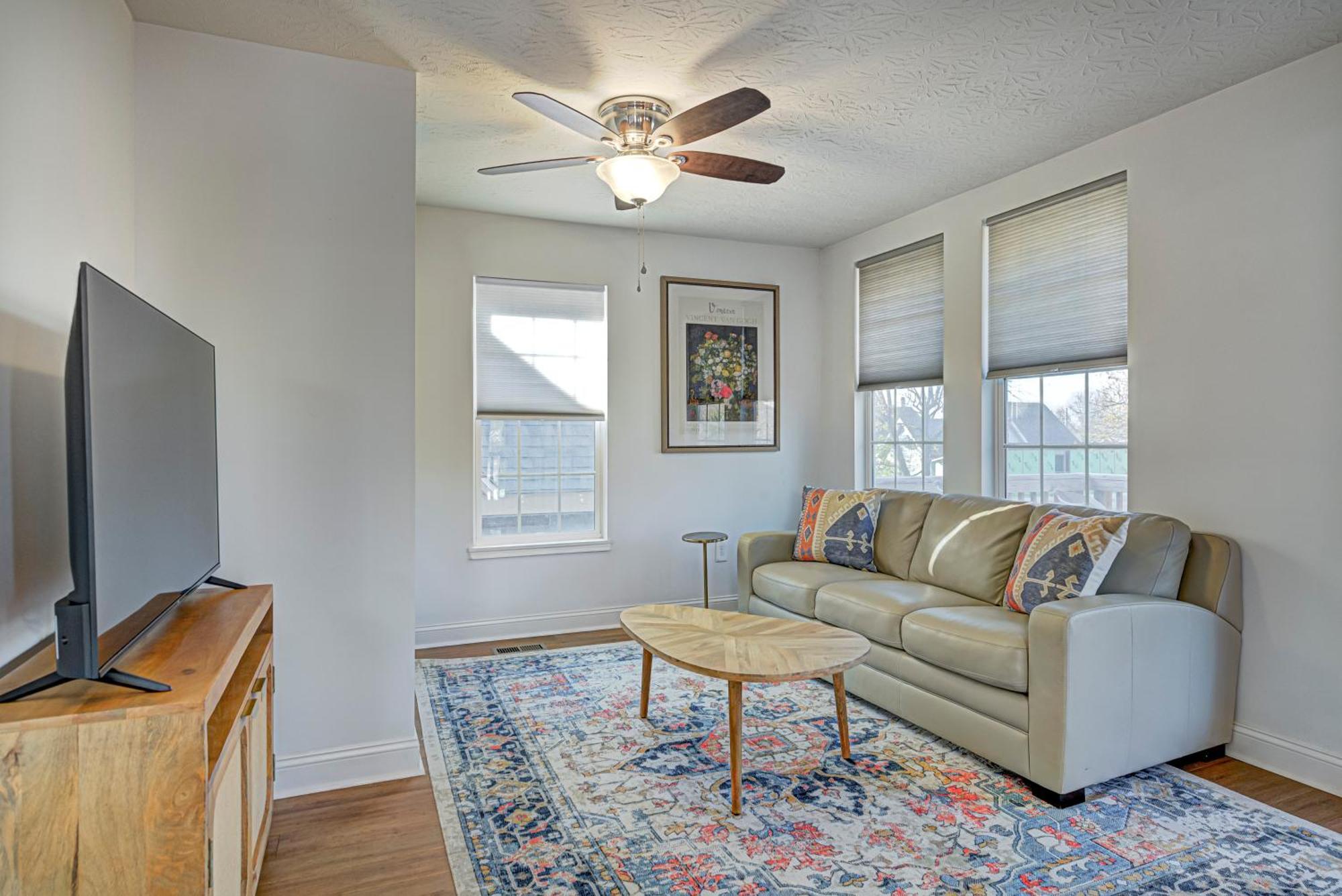 Spacious Bates-hendricks ~ 5 Min To Lucas Oil *