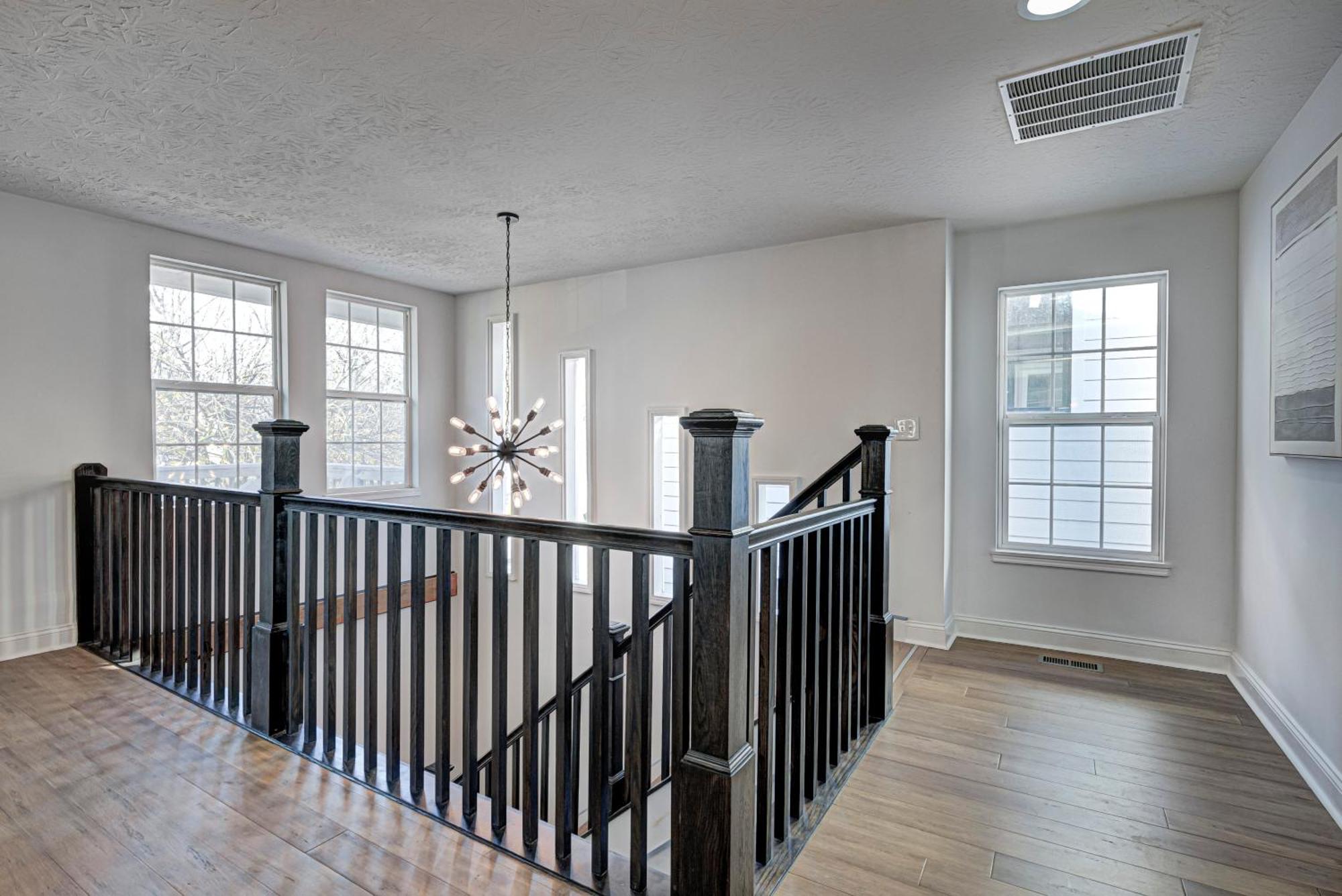 Spacious Bates-hendricks ~ 5 Min To Lucas Oil Indianapolis